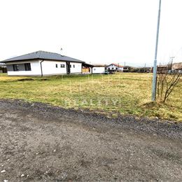 Stavebný pozemok Záhradné, Prešov 10 min., 827 m2