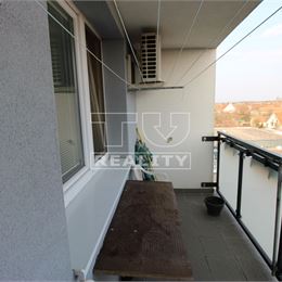 REZERVOVANÉ: Vo výhradnom zastúpení na predaj 3i byt - Bratislava-Vajnory 75 m²