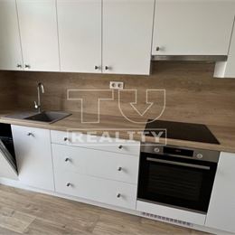 Veľkometrážny 3 - izbový byt Martin - centrum/FOR RENT: Spacious 3 - room apartment