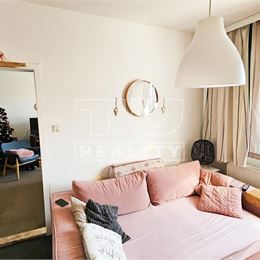 REZERVOVANÝ! Na predaj 1 izbový byt v peknej lokalite na Novomeského ul. s výmerou 38 m2