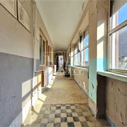 Na predaj starší 3 izbový rodinný dom v obci Orešany 1111 m2