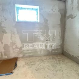 Rozľahlý 4izbový bungalov 137m2, na poz. 4,5á, Topoľnica