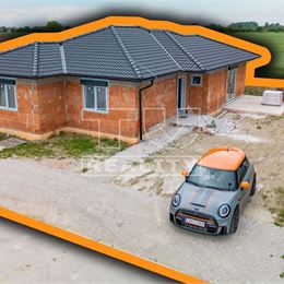 Rozľahlý 4izbový bungalov 137m2, na poz. 4,5á, Topoľnica
