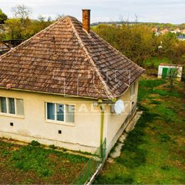 Super cena!Na predaj rodinný dom na rovinatom pozemku v obci Závada, 101m2