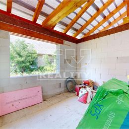 Novostavba 4i rodinného domu, novovybudovaná lokalita v Mojmírovciach, výborná lokalita s pozemkom 567 m2