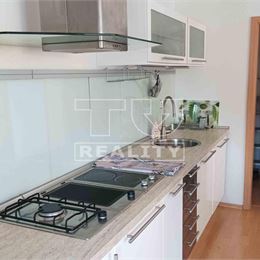 TUreality ponúka veľkorysý 3i byt v Ružinove, Haburská ul., tehla, parking, 110 m2.