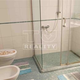 TUreality ponúka veľkorysý 3i byt v Ružinove, Haburská ul., tehla, parking, 110 m2.