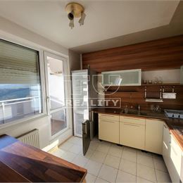 ZARIADENÝ 4+KK BYT, ŽILINA-HÁJIK, PETZVALOVA UL., LOGGIA, VÝMERA 101m² + GALÉRIA 12m²