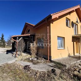 Ponúkame na predaj RD, na pozemku o rozlohe 1 400 m2, neďaleko Košíc v obci Vyšná Kamenica.