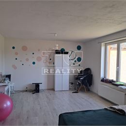Ponúkame na predaj RD, na pozemku o rozlohe 1 400 m2, neďaleko Košíc v obci Vyšná Kamenica.