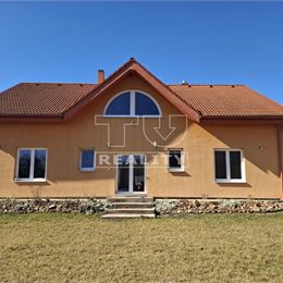 Ponúkame na predaj RD, na pozemku o rozlohe 1 400 m2, neďaleko Košíc v obci Vyšná Kamenica.