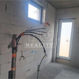 Ponúkame na predaj RD na pozemku o rozlohe 1080 m2, v stave Novostavba v obci Kochanovciach len necelé 4 km