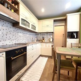 Štýlové bývanie na začiatku Ružinova – zrekonštruovaný 3-izbový byt s balkónom - 81 m²