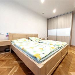 Štýlové bývanie na začiatku Ružinova – zrekonštruovaný 3-izbový byt s balkónom - 81 m²