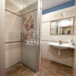 Štýlové bývanie na začiatku Ružinova – zrekonštruovaný 3-izbový byt s balkónom - 81 m²