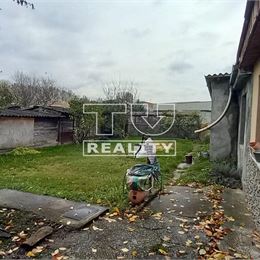 2-izbový dom vo Vajnoroch (61 m²) so spoločným dvorom a záhradou – ideálny na bývanie aj investíciu.