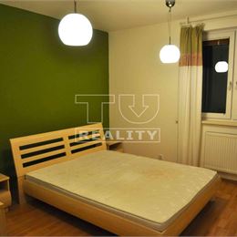 TUreality ponúka pekný 3i byt v Devínskej Novej Vsi, ul. Š.Králika, tehla, 74,4m2.