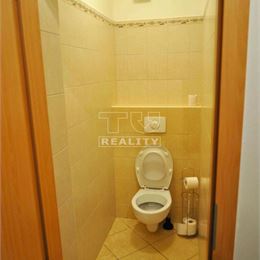 TUreality ponúka pekný 3i byt v Devínskej Novej Vsi, ul. Š.Králika, tehla, 74,4m2.