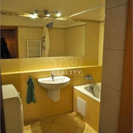 TUreality ponúka pekný 3i byt v Devínskej Novej Vsi, ul. Š.Králika, tehla, 74,4m2.