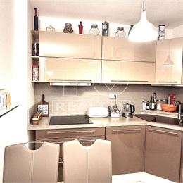 Pohodlný 2 izbový byt 58 m2, v tehlovej novostavbe s hlbokým balkónom Bratislava – Petržalka