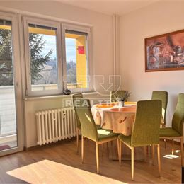 REZERVOVANÉ Na predaj 3-izbový byt 70,39m2 Nižná + murovaná garáž s jamou