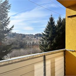 REZERVOVANÉ Na predaj 3-izbový byt 70,39m2 Nižná + murovaná garáž s jamou