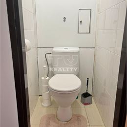 REZERVOVANÉ Na predaj 3-izbový byt 70,39m2 Nižná + murovaná garáž s jamou