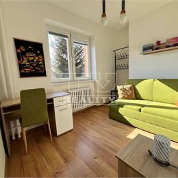 REZERVOVANÉ Na predaj 3-izbový byt 70,39m2 Nižná + murovaná garáž s jamou