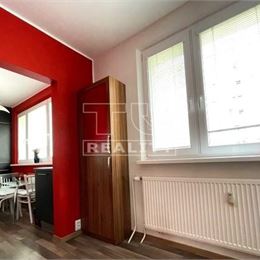 TUreality ponúka krásny 3i byt v Karlovej Vsi, Hlaváčikova ul., 71m2.