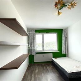 TUreality ponúka krásny 3i byt v Karlovej Vsi, Hlaváčikova ul., 71m2.