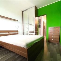 TUreality ponúka krásny 3i byt v Karlovej Vsi, Hlaváčikova ul., 71m2.