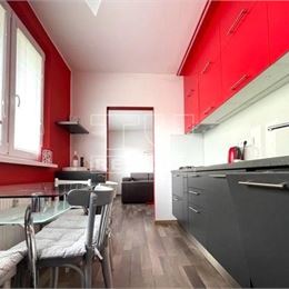 TUreality ponúka krásny 3i byt v Karlovej Vsi, Hlaváčikova ul., 71m2.