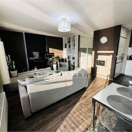 Na predaj krásny, moderný veľkometrážny 2i byt s výhľadom na panorámu mesta a Karpaty, s garážou pre 2 autá a