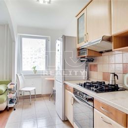 3-izbový byt s loggiou na sídlisku JUH, Nové Zámky – 61,38m2