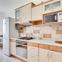 3-izbový byt s loggiou na sídlisku JUH, Nové Zámky – 61,38m2
