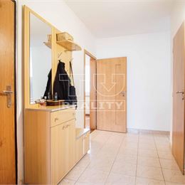 3-izbový byt s loggiou na sídlisku JUH, Nové Zámky – 61,38m2