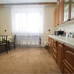 Na predaj rodinný dom v Bošanoch s pozemkom 1116 m2