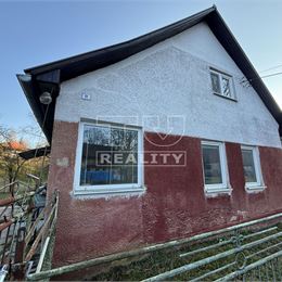 RODINNÝ DOM ZÁVADA POD ČIERNYM VRCHOM S POZEMKOM 456 m2