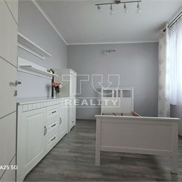 4-IZBOVÝ BYT HLOHOVEC 82m2