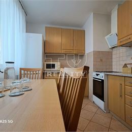 4-IZBOVÝ BYT HLOHOVEC 82m2