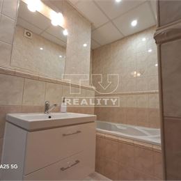 4-IZBOVÝ BYT HLOHOVEC 82m2