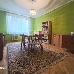 2-IZBOVÝ BYT HLOHOVEC 62m2