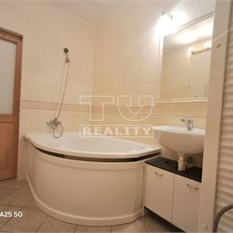 2-IZBOVÝ BYT HLOHOVEC 62m2