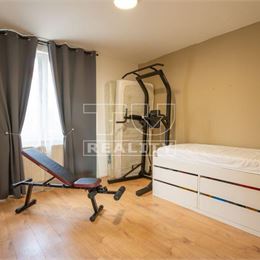 3 izbový zrekonštruovaný byt s úžitkovou plochou 69 m2 - Bratislava Rača, Dopravná ulica