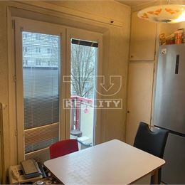 REZERVOVANÉ!!! EXKLUZÍVNE na predaj 2-izbový byt Hliny 3 o výmere 58m2(lodžia a balkón)