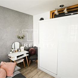 TUreality ponúka na predaj krásny a veľký 2i byt v na sídlisku Západ vo Zvolene o výmere 62 m²