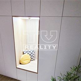 TUreality ponúka na predaj krásny a veľký 2i byt v na sídlisku Západ vo Zvolene o výmere 62 m²