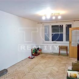 Priestranný 3-izbový byt s balkónom, 73m2 na námesti v Žiari nad Hronom
