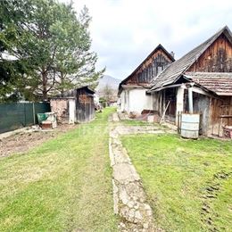 PREROBENÝ DOMČEK PRI POTOKU V KRÁSNEJ PRÍRODE, KOŠECKÉ PODHRADIE