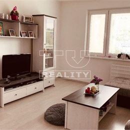 REZERVOVANÝ- 3 IZBOVÝ BYT SÍDLISKO- HÁJIK , 70m2